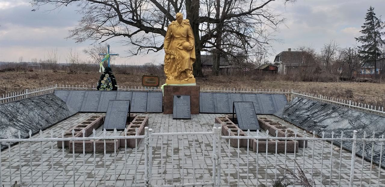 Братская могила в с. Облапы Ковельского района 