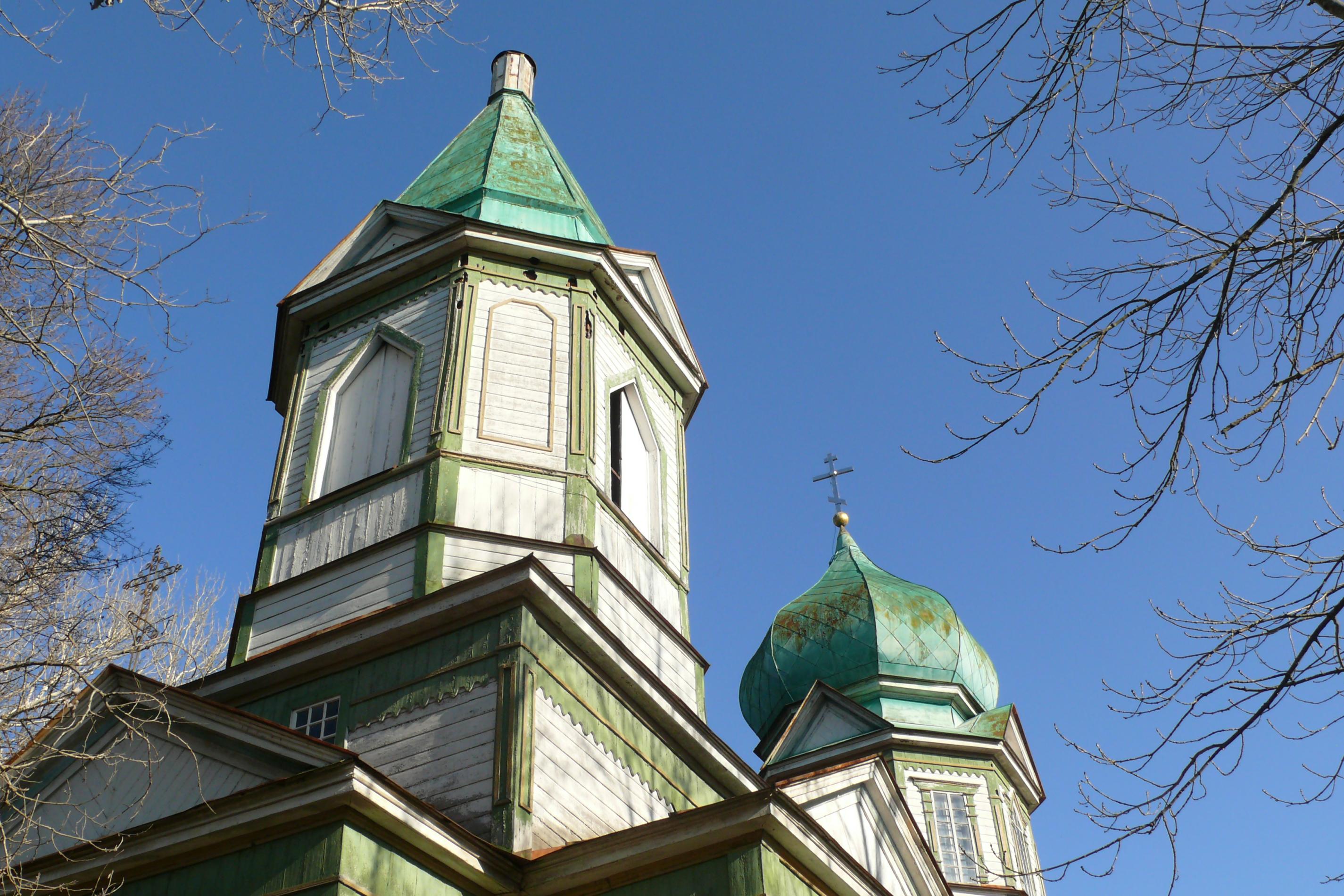 Последняя деревянная церковь Зоны в с. Красно.