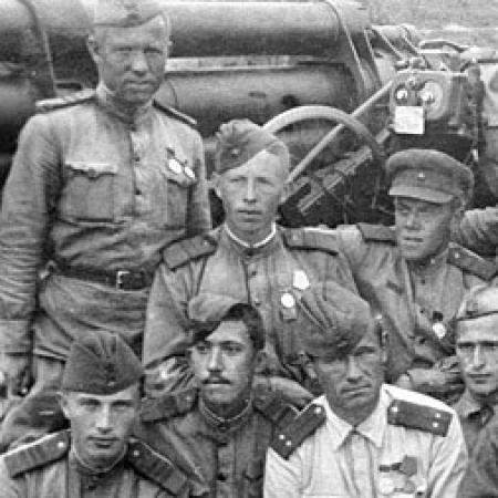 Юрий Никулин среди сослуживцев