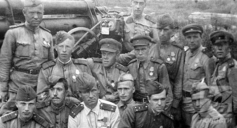 Юрий Никулин среди сослуживцев