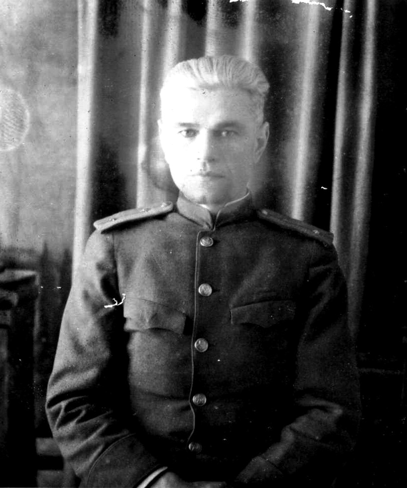 Младший лейтенант И.Е. Кипаренко, вторая половина 1945 года