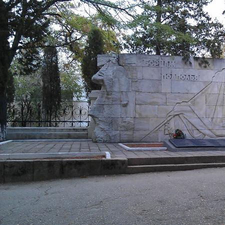  Кладбище Коммунаров
