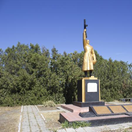 Братская могила в с. Васильевка Беляевского района
