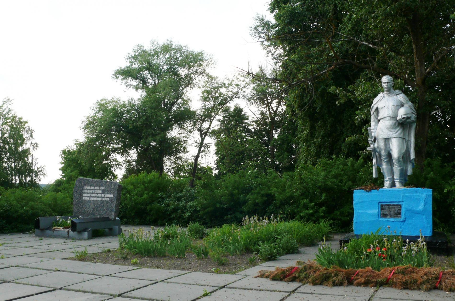 Братская могила в с. Сувид Вышгородского района