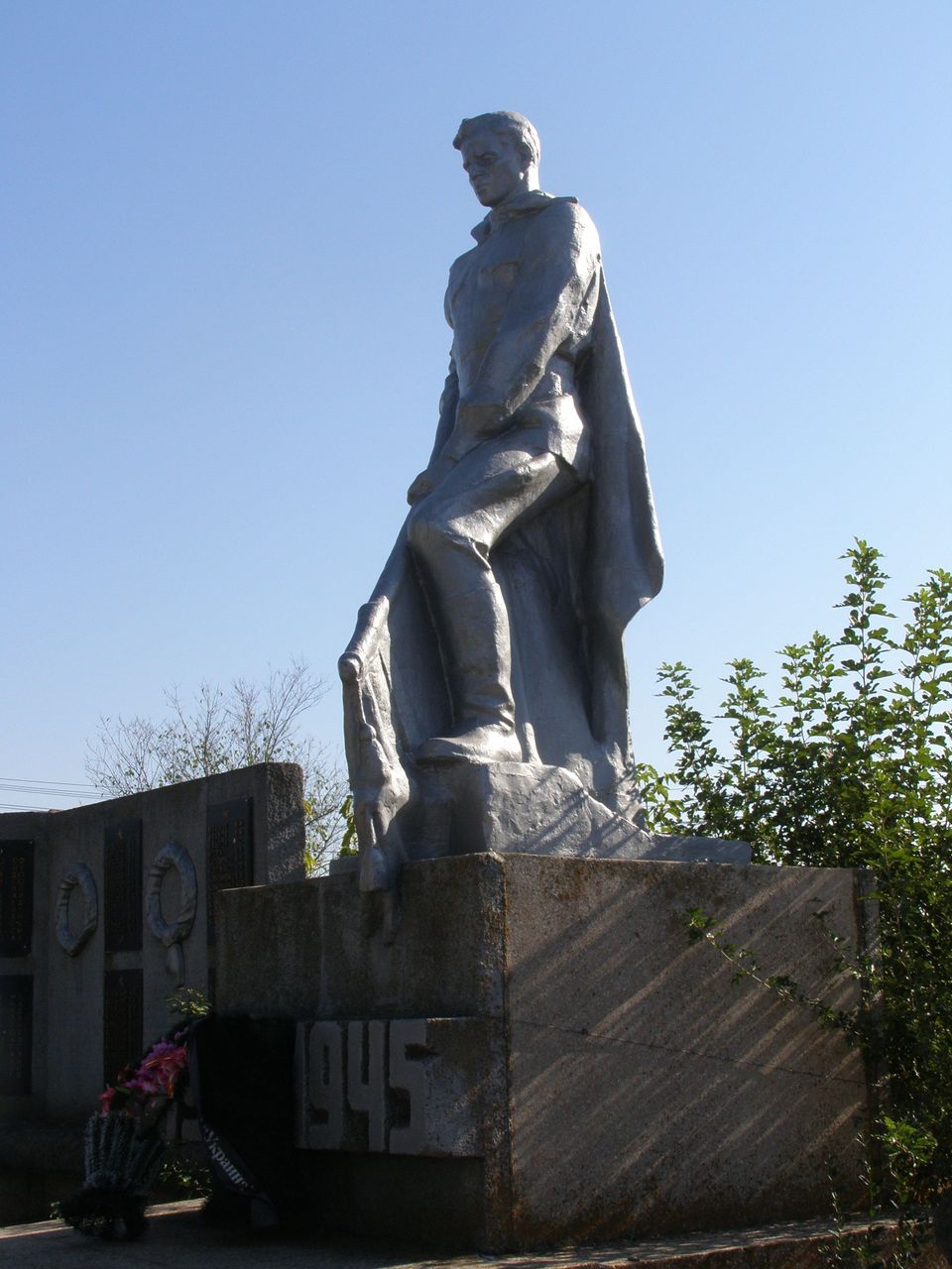Памятник односельчанам в с. Времовка Великоновоселковского района
