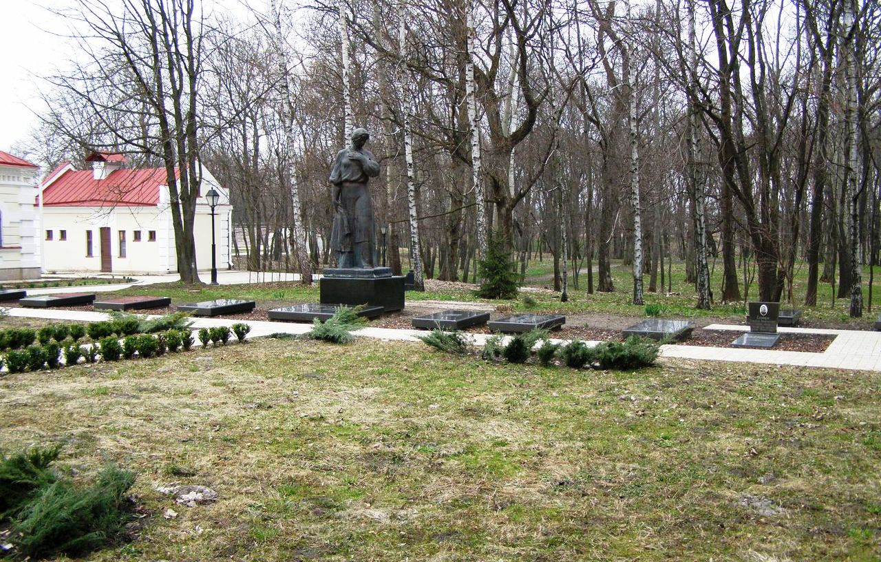 Братская могила в г. Батурин Бахмачского района