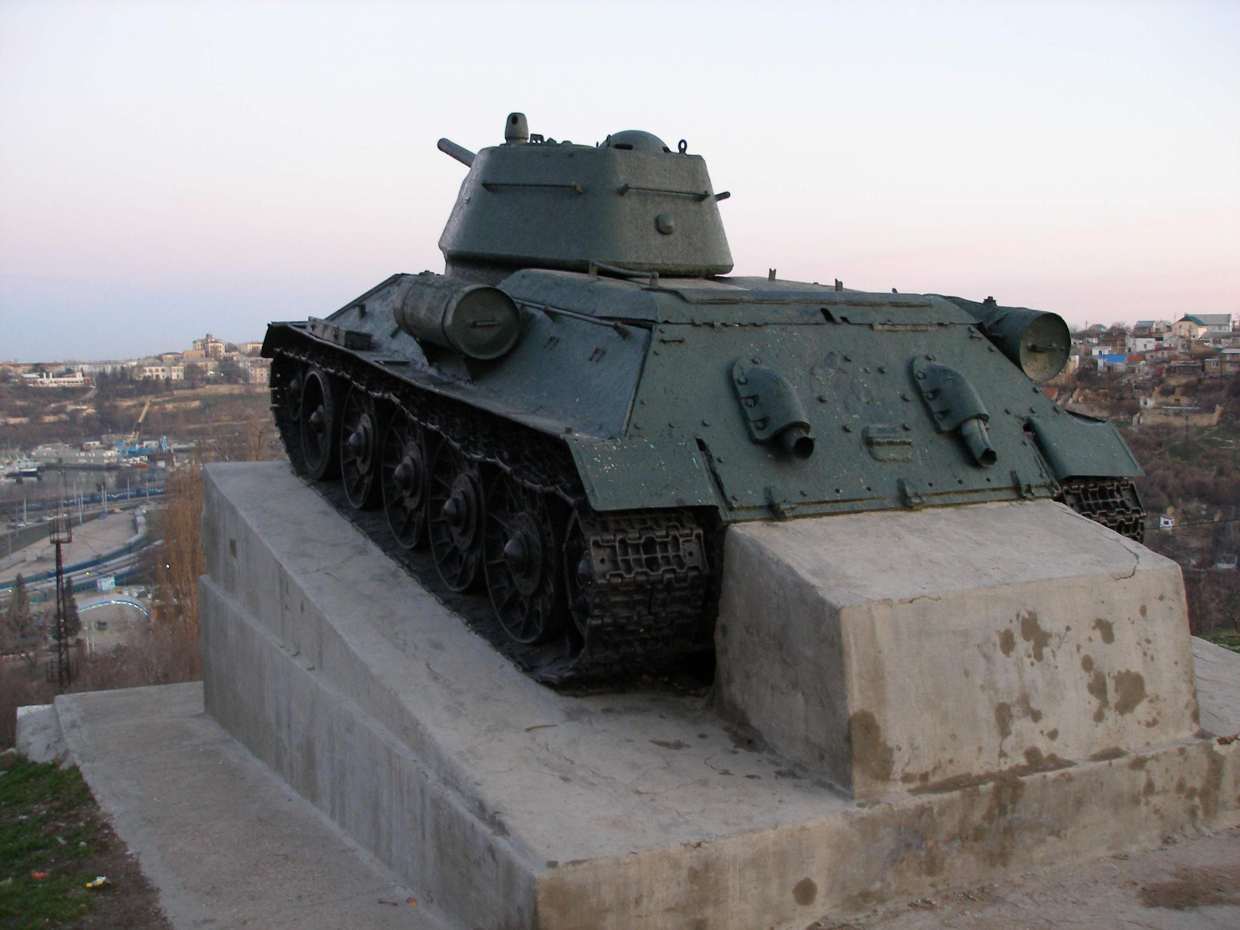 Красная Горка, Братская могила Воинов танкистов