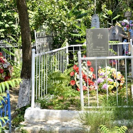 Братская могила в с.Фруктовое