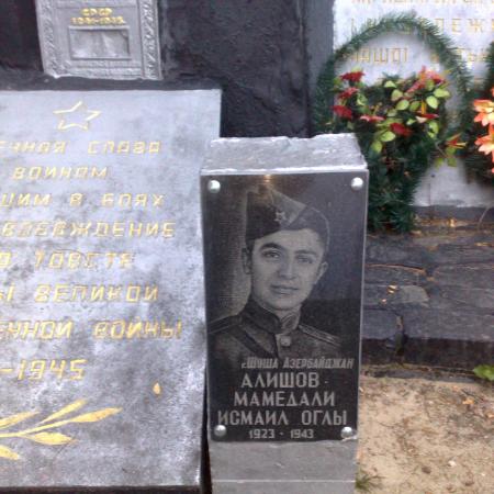 Братская могила на х. Толстое Радомышльского района