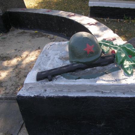 Братская могила в с. Завитне Бажання Великоновоселковского района