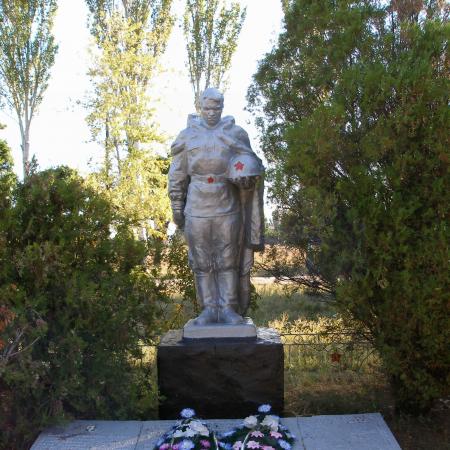 Братская могила Воинов ВОВ - с. Каменское Васильевского района 