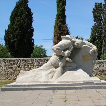 Братское кладбище защитников Севастополя 1941-1944 гг., ул. Пожарова, городское кладбище