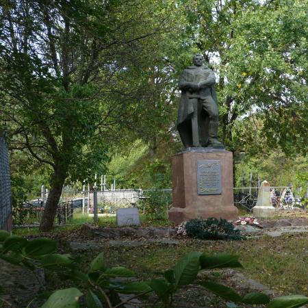Братская могила на кладбище с. Григоровка Каневского района
