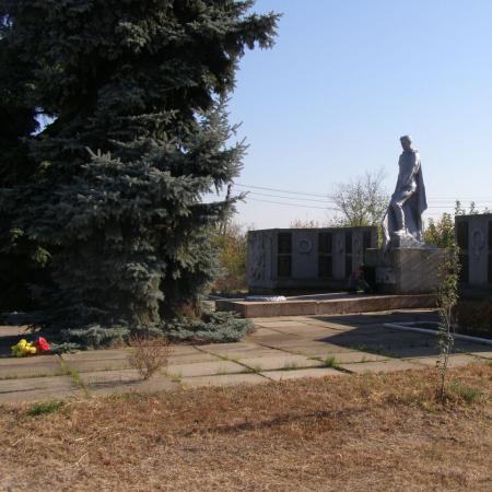 Памятник односельчанам в с. Времовка Великоновоселковского района