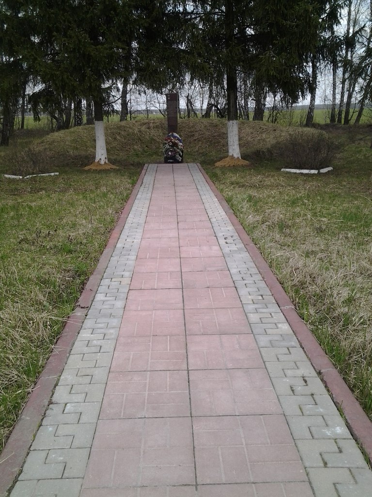 Памятник Герою Советского Союза Виктору Талалихину