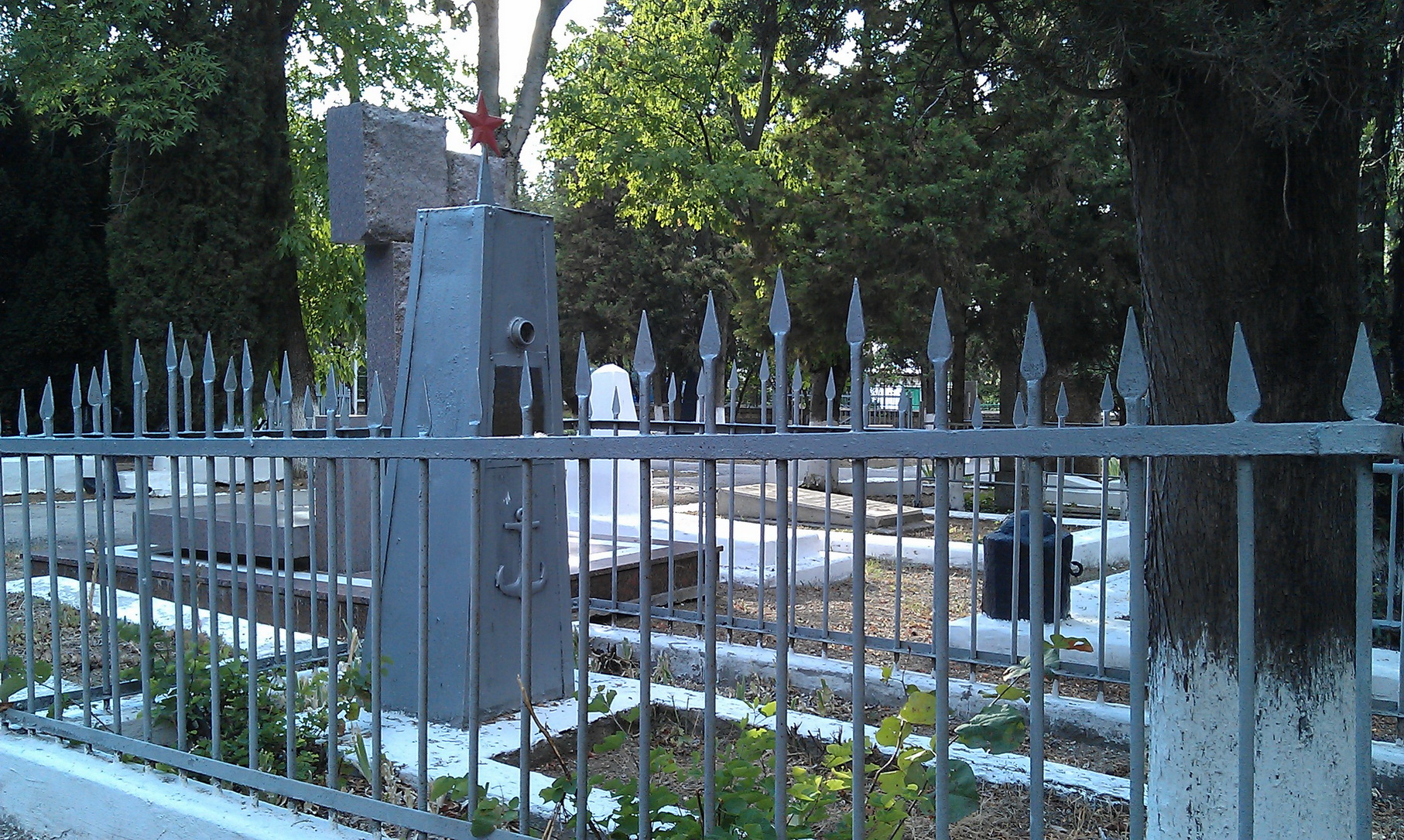  Кладбище Коммунаров