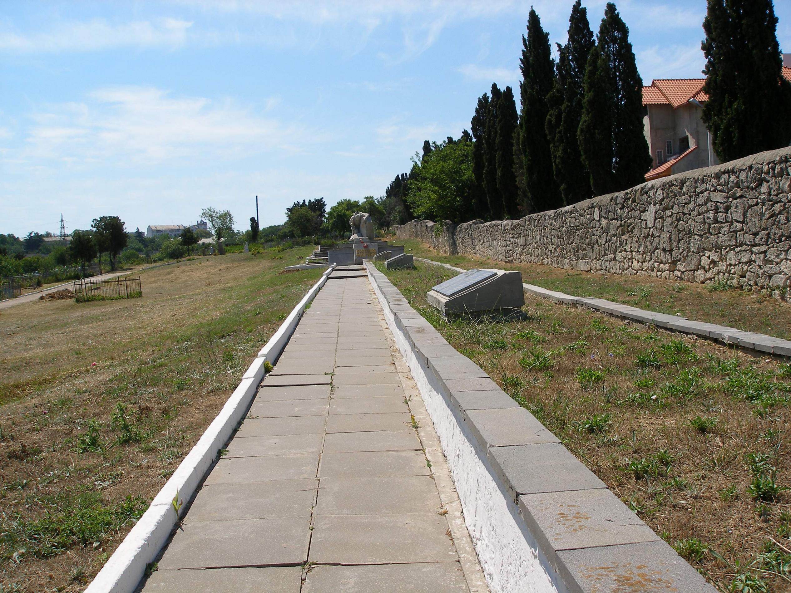 Братское кладбище защитников Севастополя 1941-1944 гг., ул. Пожарова, городское кладбище
