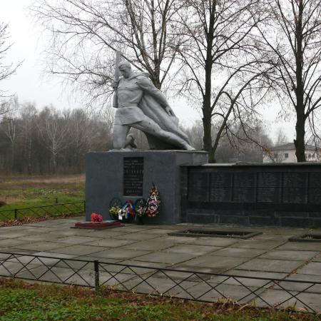 Памятник воинам-односельчанам, с. Девички Переяслав-Хмельницкого района Киевской обл.