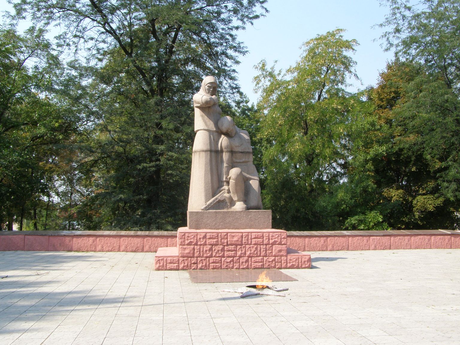 Братская могила в г. Пятихатки Днепропетровской обл.