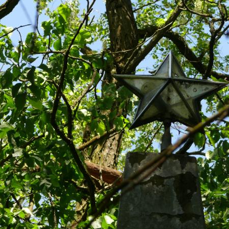 Братская могила и памятник односельчанам в с. Варовичи