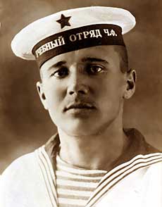Старшина 2 статьи Григорий Пузик, защитник ДЗОТа №11 Севастопольского Оборонительного Района