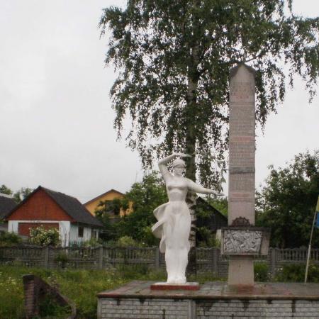 Братская могила в с. Дзвиняч Богородчанского района