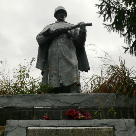 Памятник воинам-землякам в с. Корогод, Чернобыльская зона отчуждения