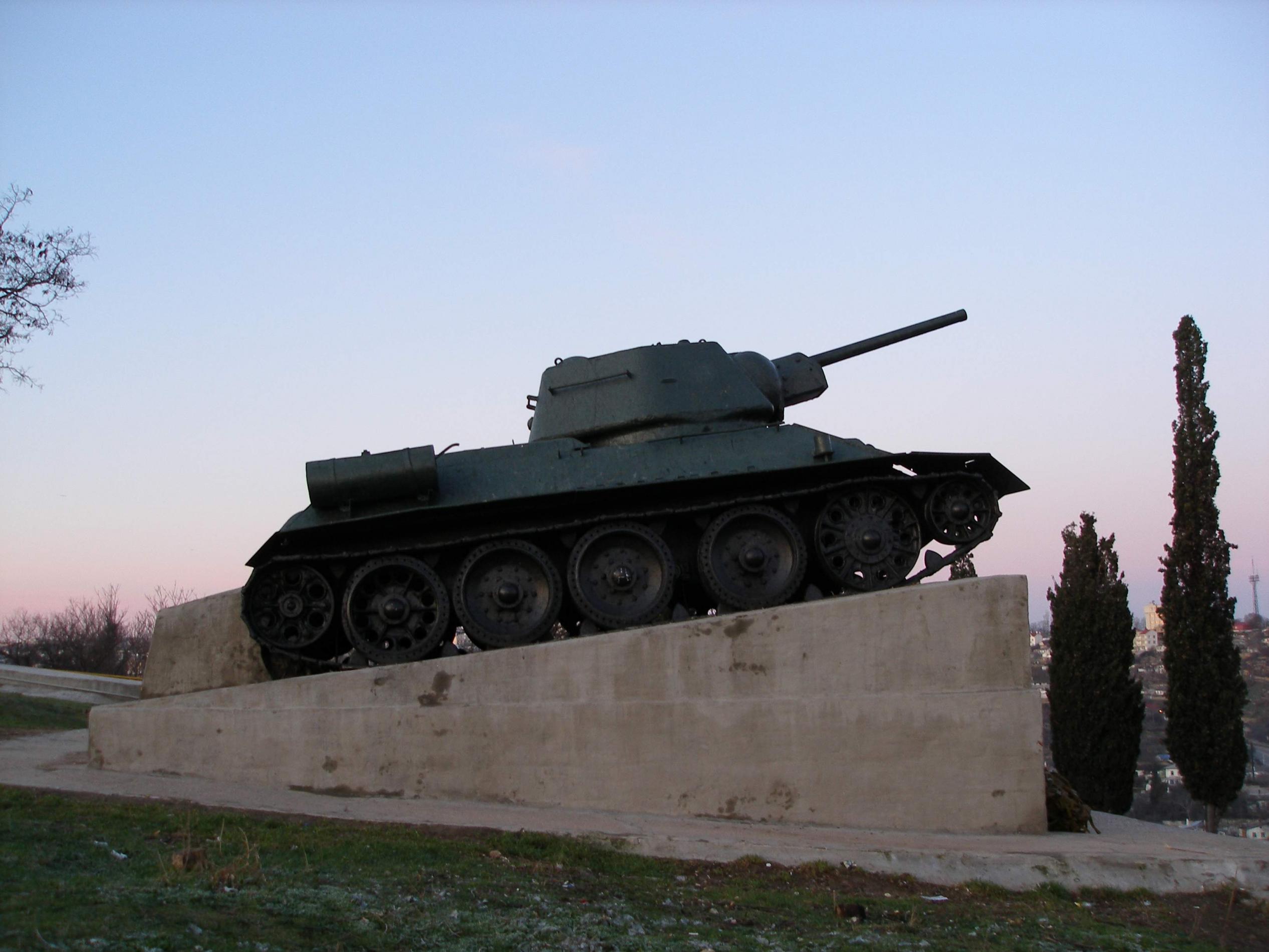 Красная Горка, Братская могила Воинов танкистов