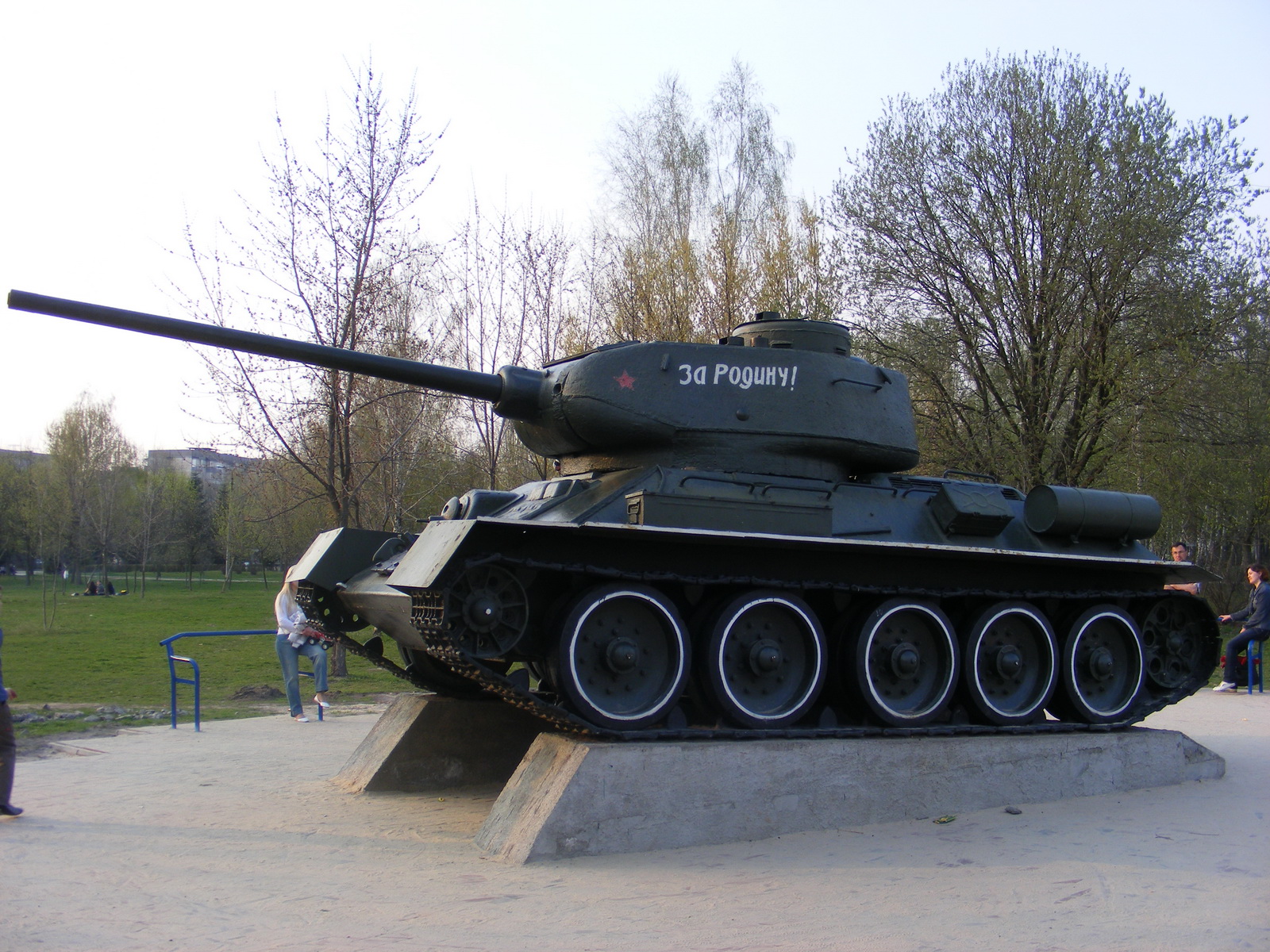 Памятник танкистам, Парк Победы