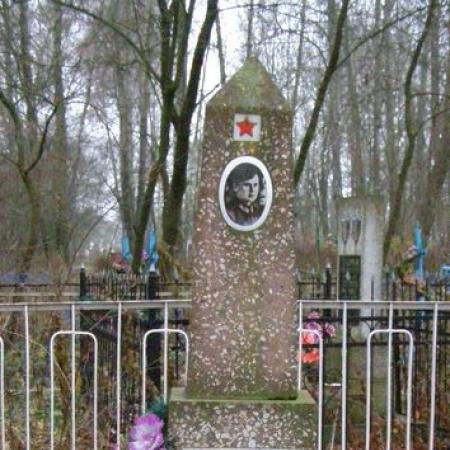 с. Кувечичи Черниговского района Черниговской области, Братская могила Воинов ВОВ