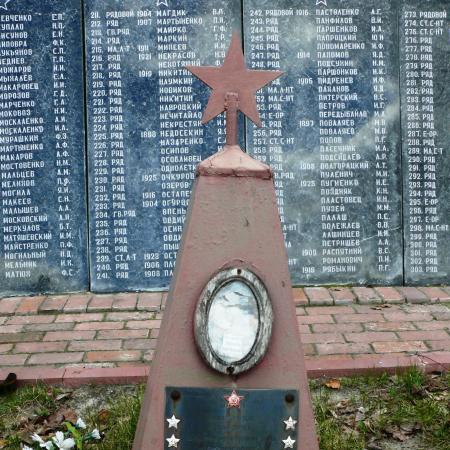 Братская могила на х. Дмитровка (с. Петровское) Вышгородского района