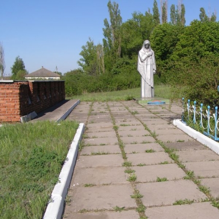 Братская могила на кладбище пгт Святогоровка