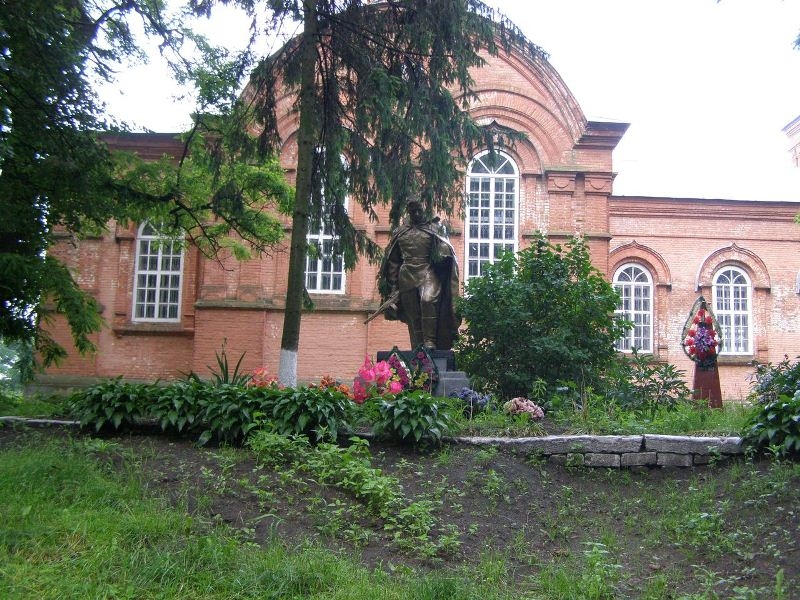 Братская могила в с. Смолянка Куликовского района