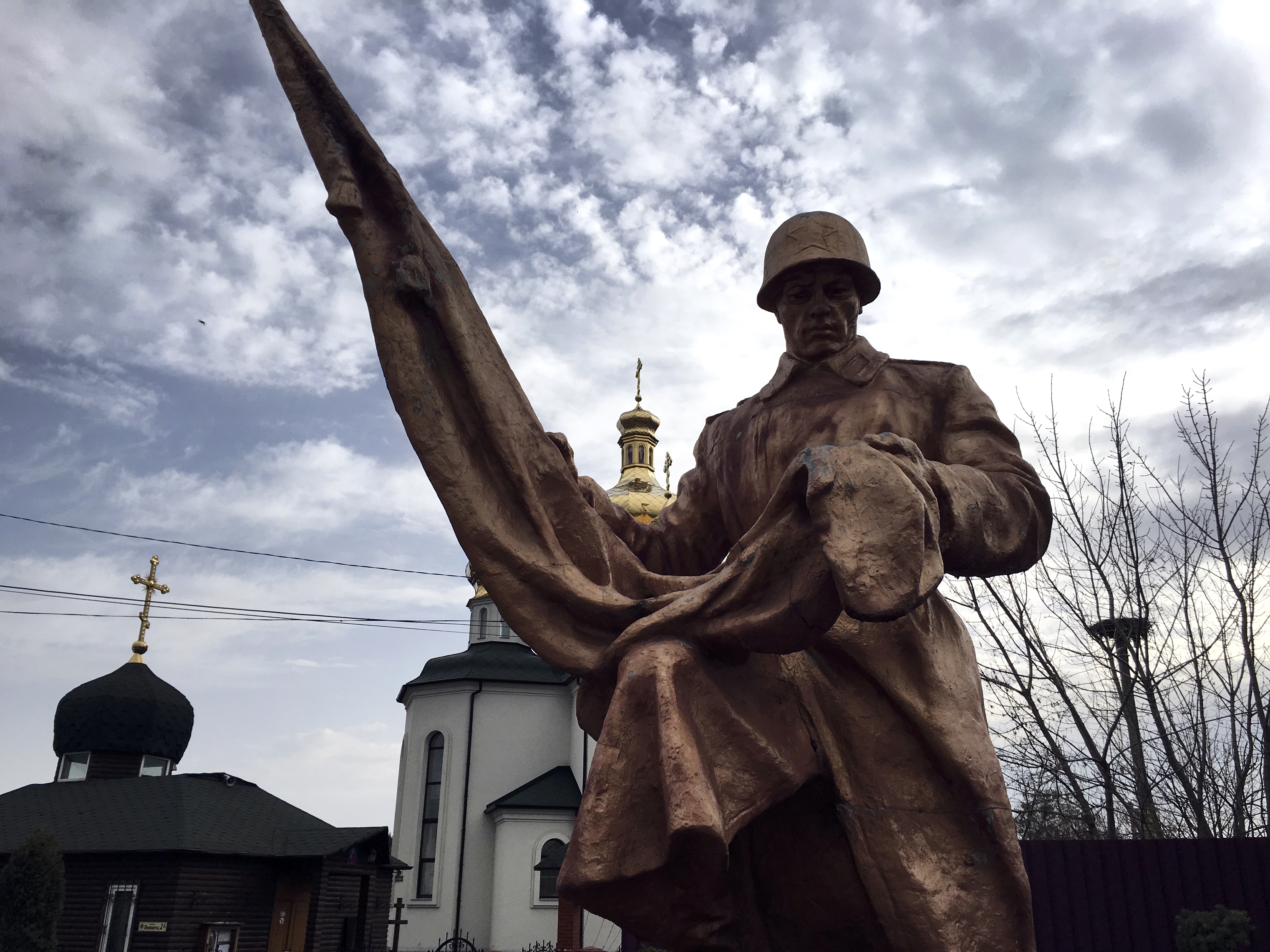 Братская могила при въезде в г. Ирпень