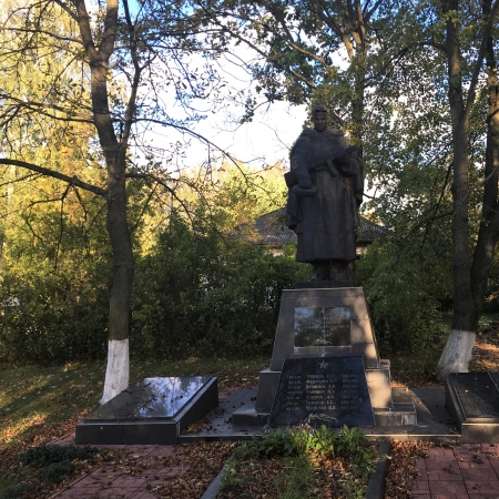 Братская могила в с. Великая Бугаевка Васильковского района