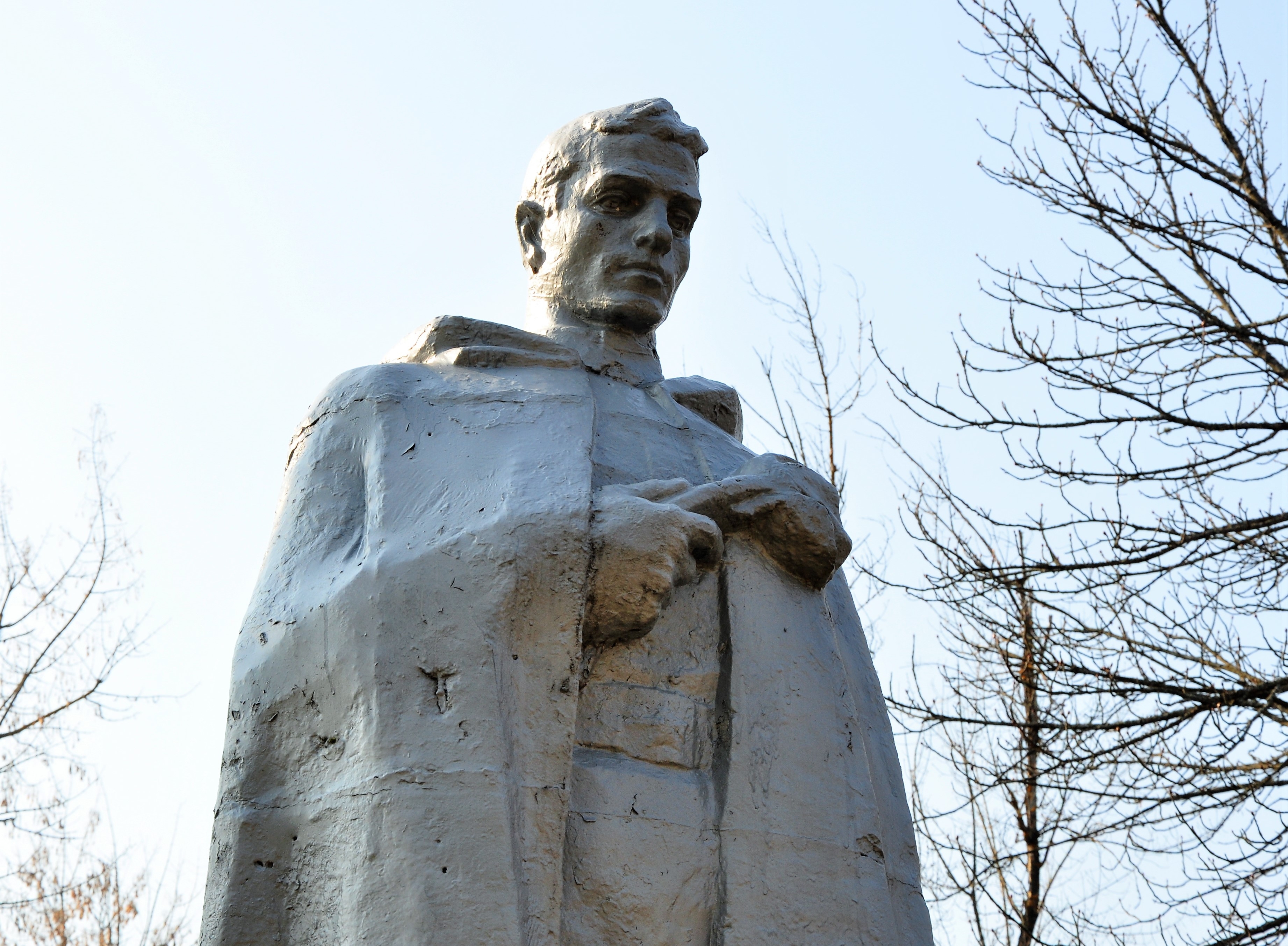 Могила офицера и памятник односельчанам в с. Сидоровичи Иванковского района