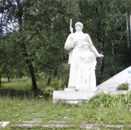 Братская могила в с. Перевозец Калушского района