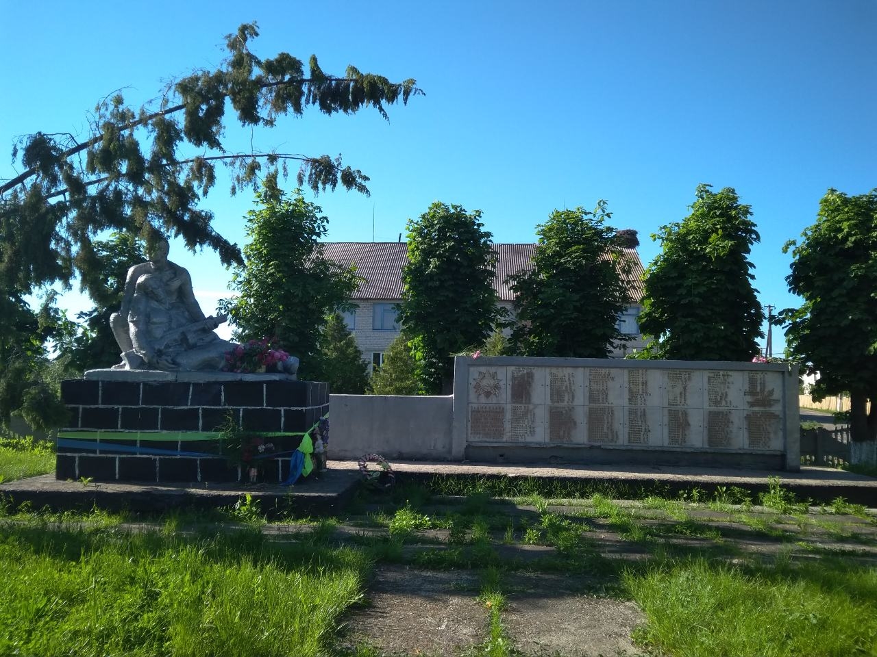 Памятник односельчанам в с. Радошин Ковельского района
