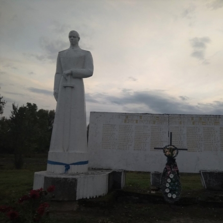 Памятник в односельчанам в с. Мельница Ковельского района