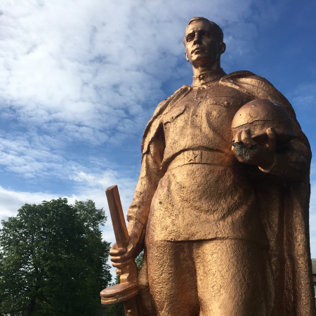 Братская могила в с. Липовка Макаровского района