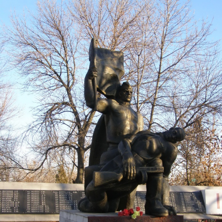 Братская могила в пос. Краснополье