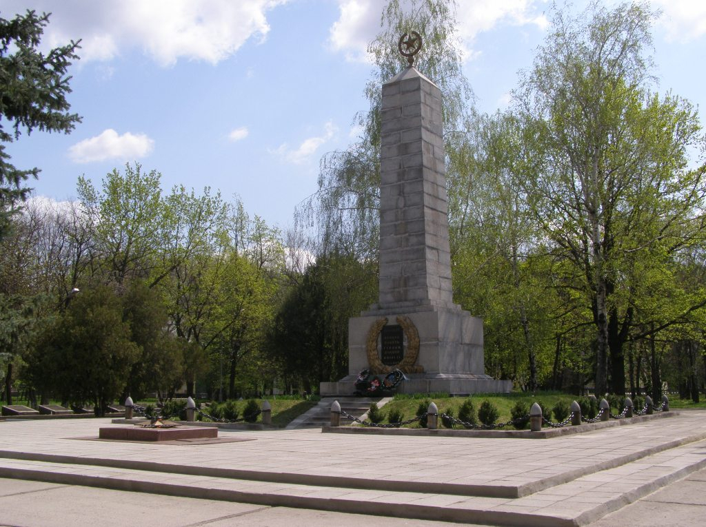 Мемориальный комплекс в г. Желтые Воды
