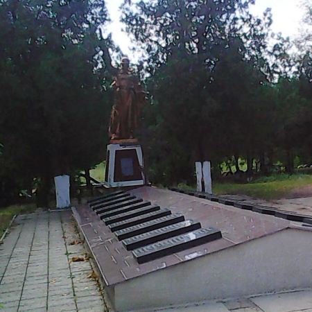 
Братская могила в с. Холодная Балка Беляевского района