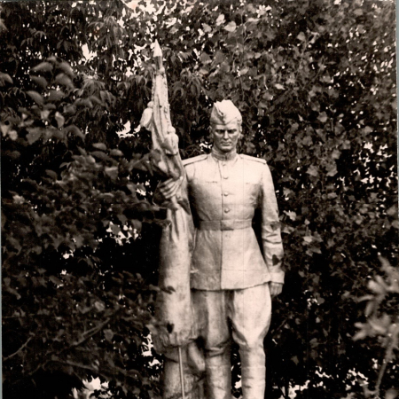 Памятник воинам, погибшим в период 1941-1945 гг.