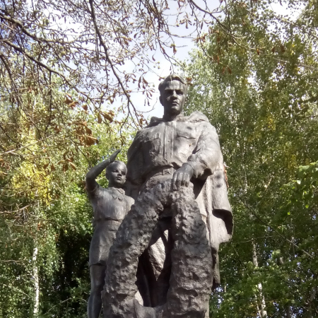 Братская могила в поле в с. Русская Поляна Черкасского района