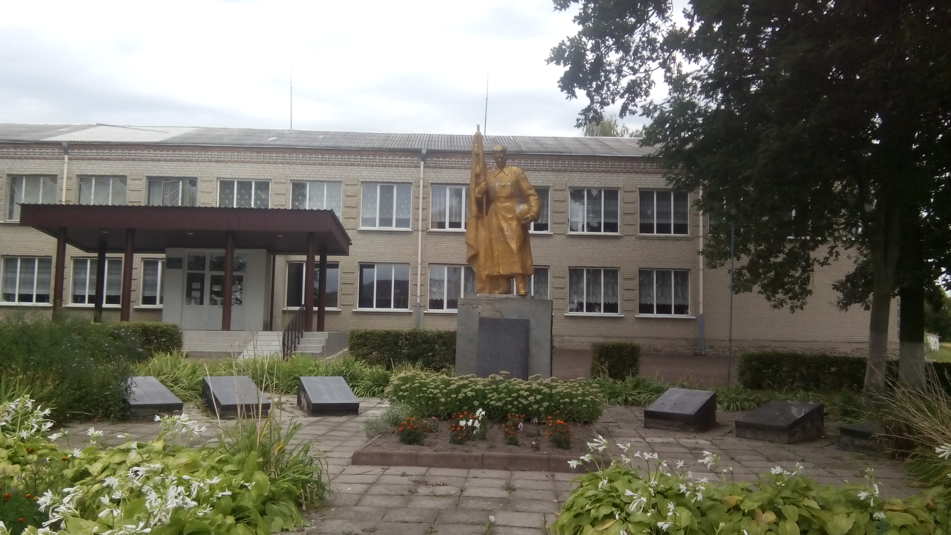 Братская могила в с. Раставица Ружинского района